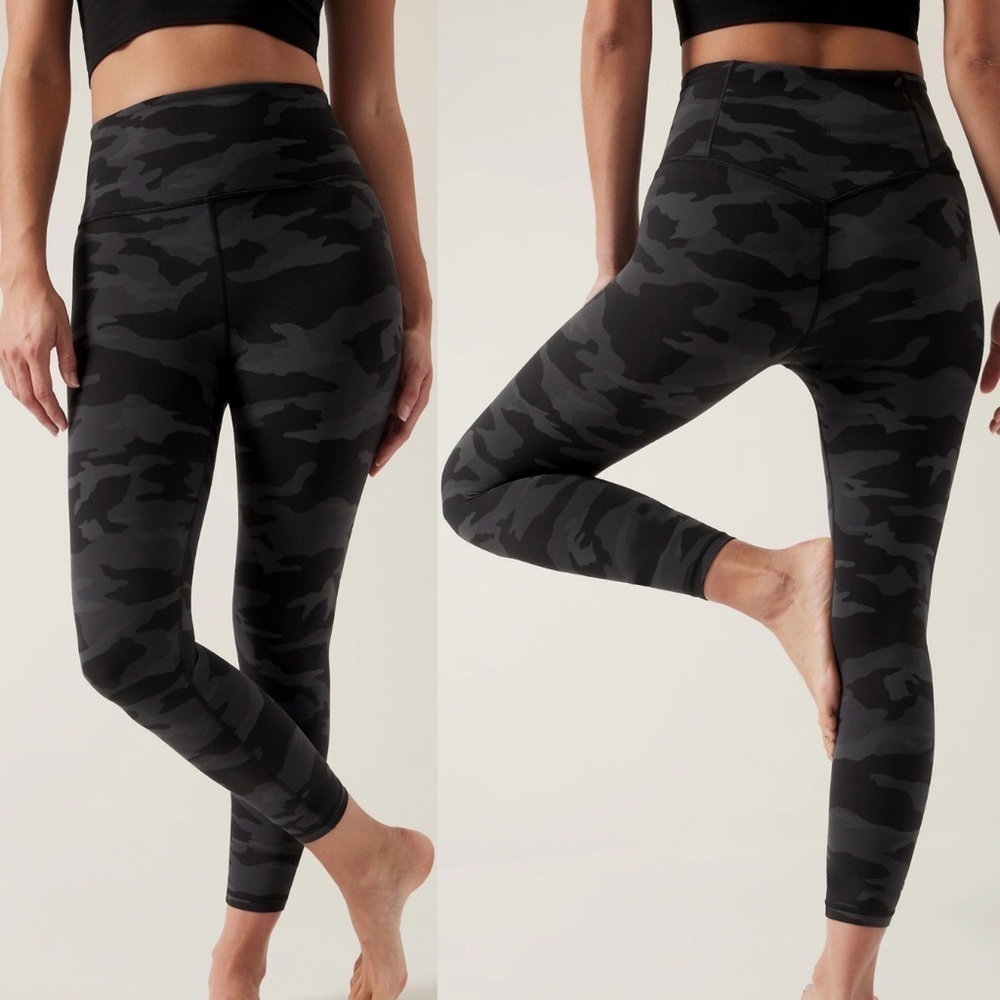 NEW Athleta Elation 7/8 Tight in Camo Size Extra Small‎